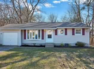 69 Cumberland Rd, Fishkill, NY 12524