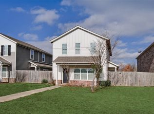 121 Carrington Ave #A, Lowell, AR 72745