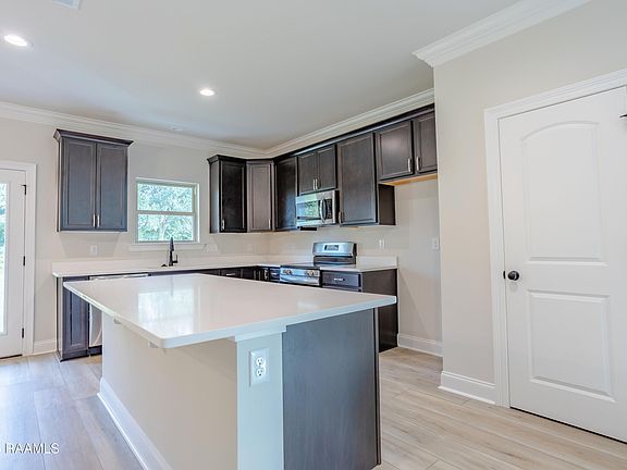 5th image of 108 Oak Haven Dr