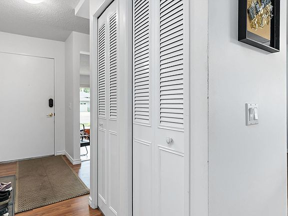 4th image of 21 Graham Ave