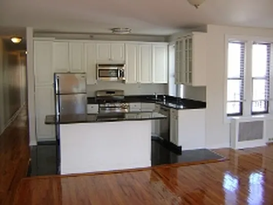 Rented by Mann Maurice A | media 10