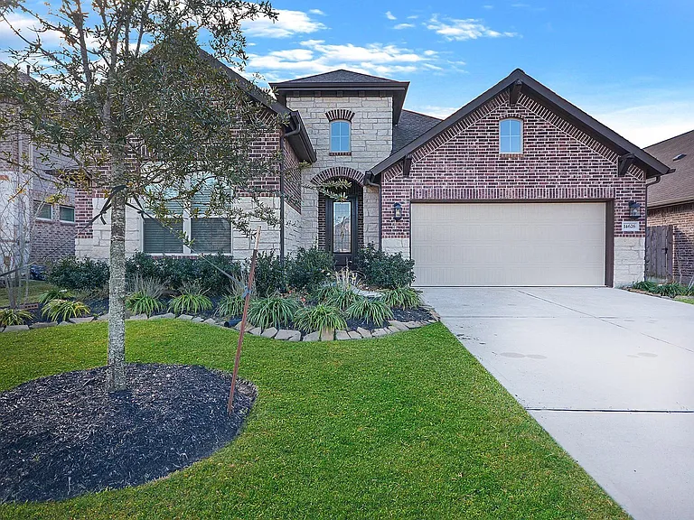 14626 Moccasin Ridge Dr — Photo 1