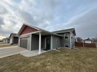 1208 13th Ave SW, Aberdeen, SD 57401