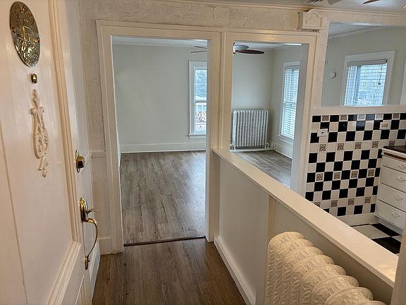 2nd image of 107-109 N Main St #107B