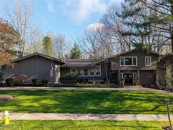 2nd image of 631 Rocky Hollow Dr