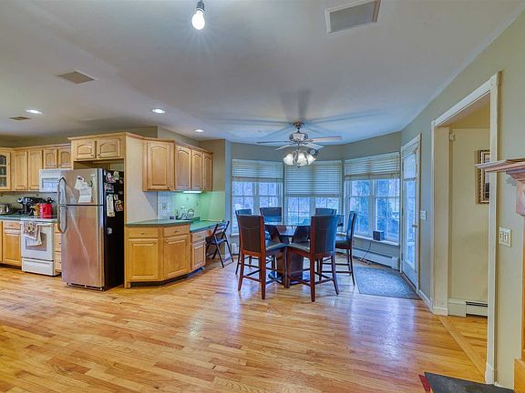 5th image of 27 Shadowood Dr