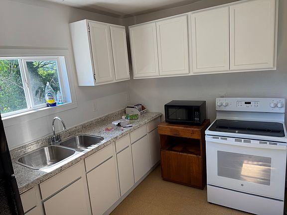 3rd image of 3008 NE Jaudon St