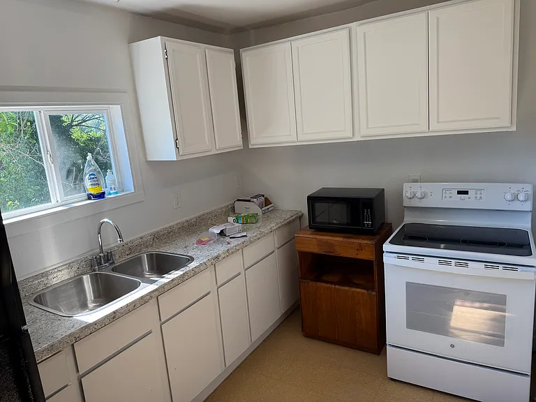 3008 NE Jaudon St — Photo 3