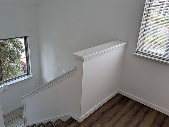 5th image of 108 Burwash Ave APT D
