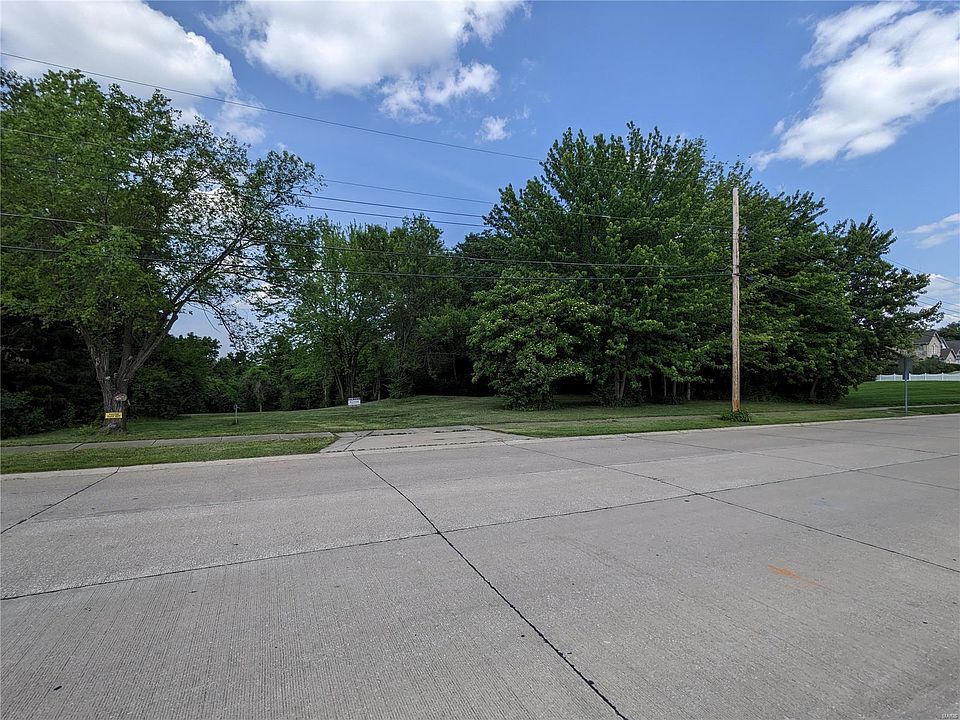 2nd image of 11915 Avery Ln