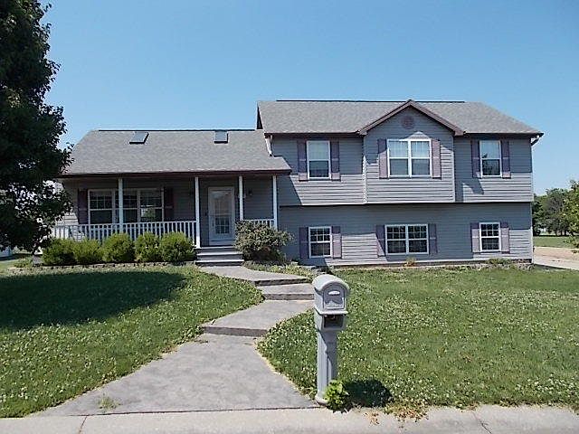 1st image of 907 E Keg St