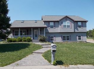 907 E Keg St, Marshall, MO 65340
