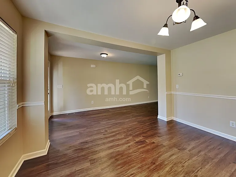 2716 Leesa Ann Ln — Photo 10
