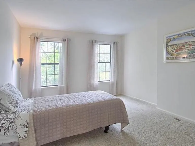 1104 Peggy Dr — Photo 6
