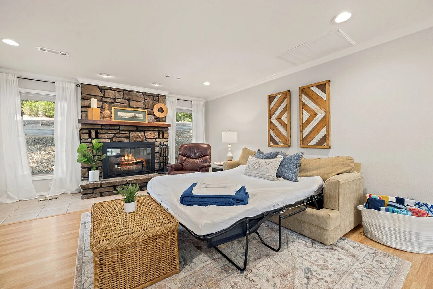 4 bed, 3.0 bath, 3035 sqft, $7,414 — Photo 3