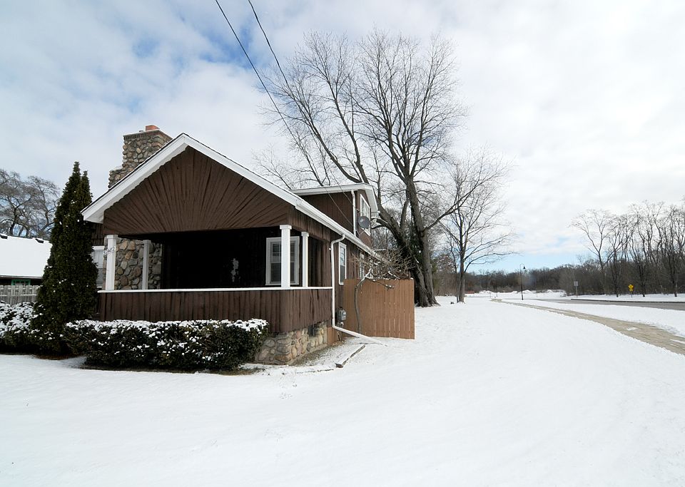1st image of 52482 Van Dyke Ave
