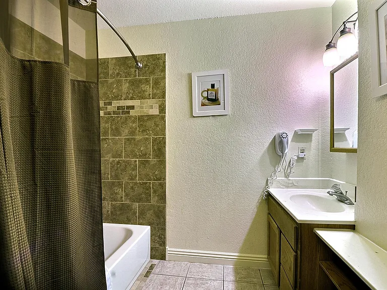 1940 Prospector Ave #310 — Photo 6