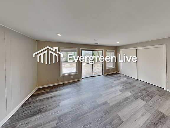 4th image of 2492 Connally Dr