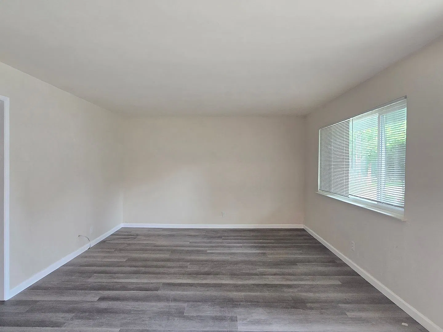 Country Club Garden Apartments — Photo 4