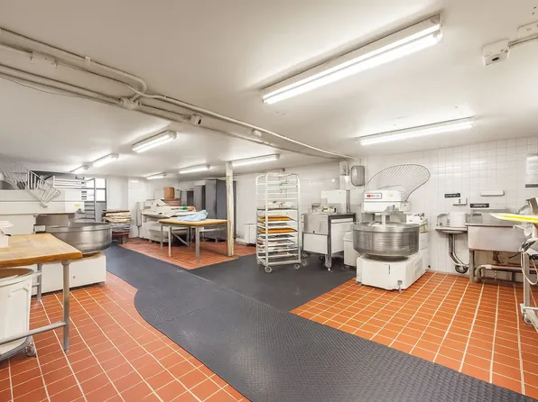 192 Union Street image 13 of 36