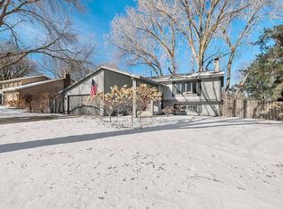 1908 E Manor Blvd, Burnsville, MN 55337