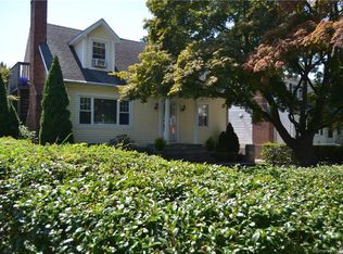 625 Cove Rd, Stamford, CT 06902