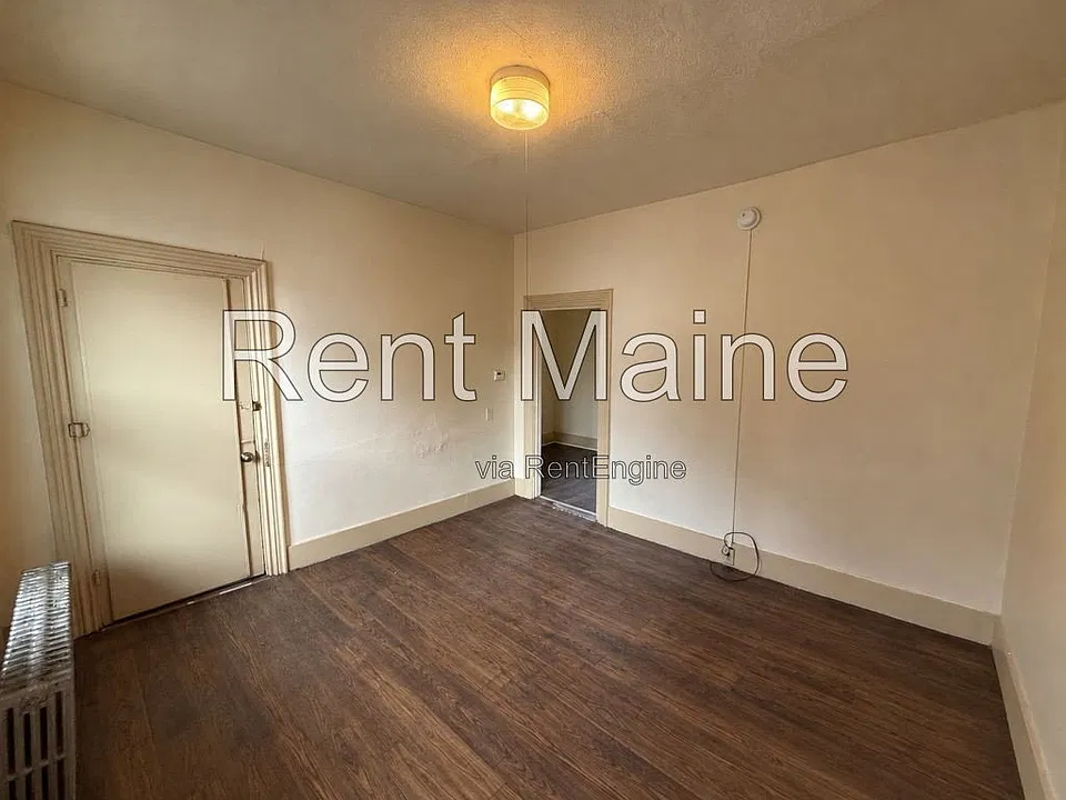 147 Essex St #4
