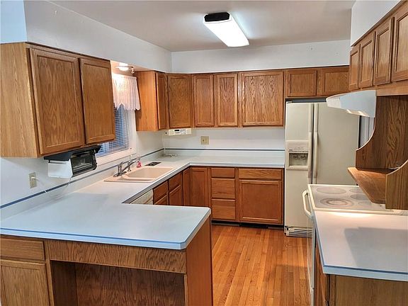 2nd image of 2237 Rosewyn Ln