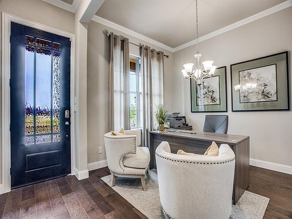 3rd image of 2220 Royal Crescent Dr N