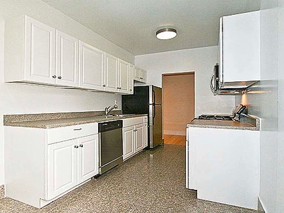 3rd image of 11860 Metro Ave APT 6D
