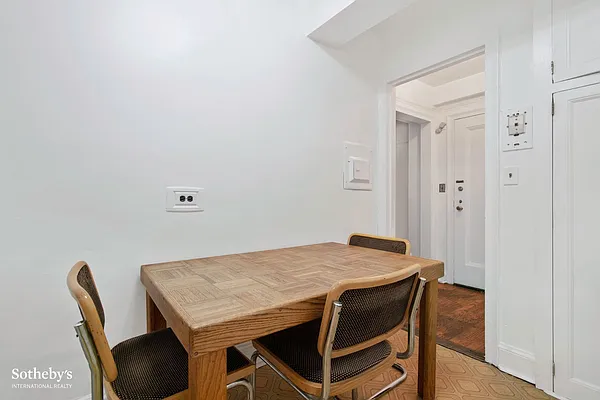 Sold by Sotheby's International Realty | media 4