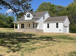 18 Eli Ct, Leoma, TN 38468