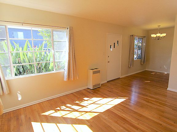 2nd image of 2623 Cloverfield Blvd