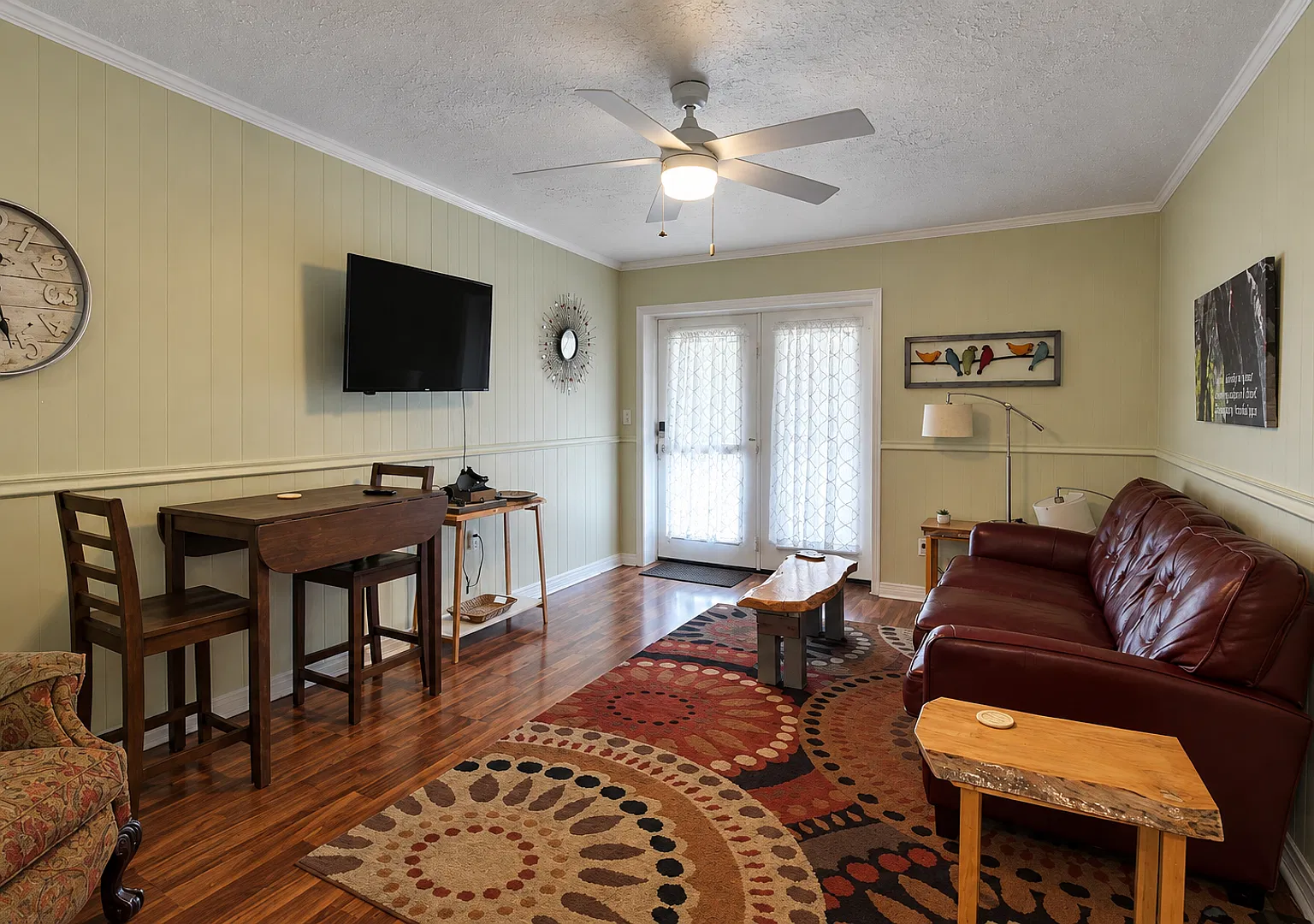 1045 E 10th Unit 206 — Photo 2