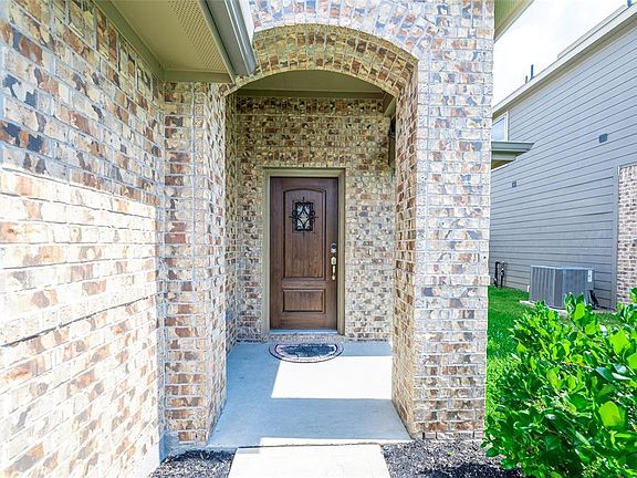 3rd image of 3542 Goldleaf Trail Dr