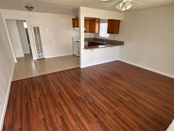 4th image of 1471 E Eureka St APT 220