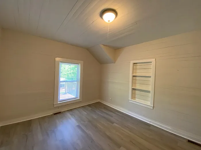 328 Falls Rd — Photo 16