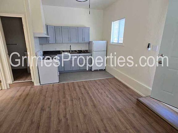 2nd image of 2613 McEarl Ave SE #2601-A