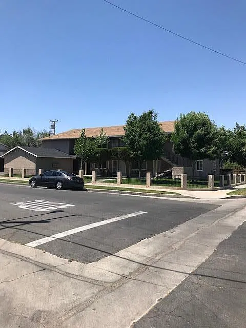 2 bed, 848 sqft, $1,700 — Photo 3