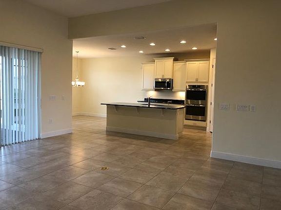 3rd image of 3909 Redfin Pl
