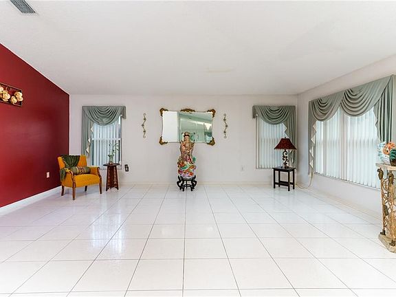 5th image of 2219 Tioga Dr