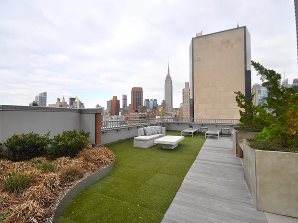 308 East 38th Street 7F image 10 of 11