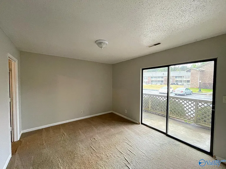 5001 Seven Pine Cir — Photo 8