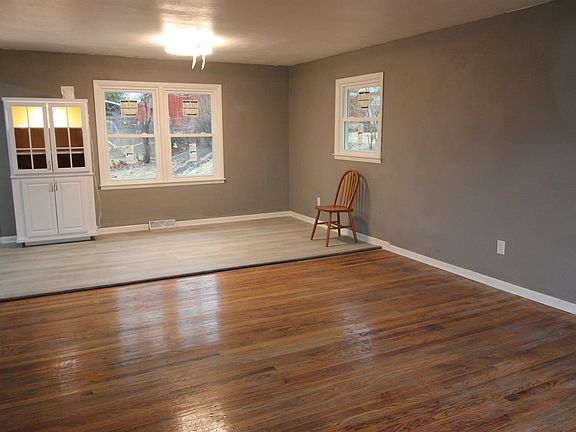 4th image of 915 Hoban Ave