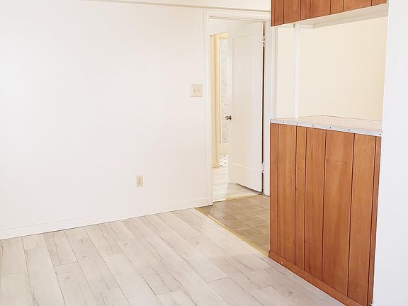 4th image of 42 Vale St #A