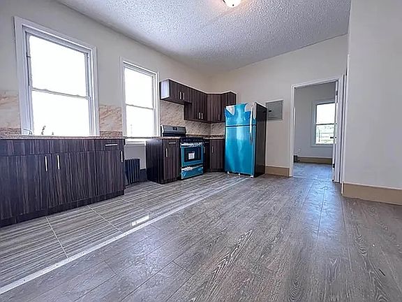 2nd image of 2000 Bergen St Floor 3