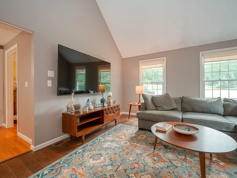7 Magnolia Dr — Photo 34