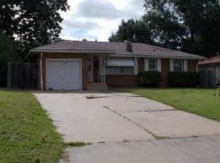 1909 John St, Ponca City, OK 74601