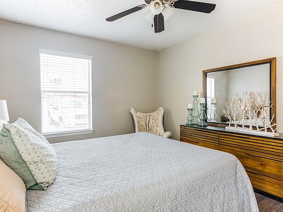 5th image of 8727 Huebner Rd #1504