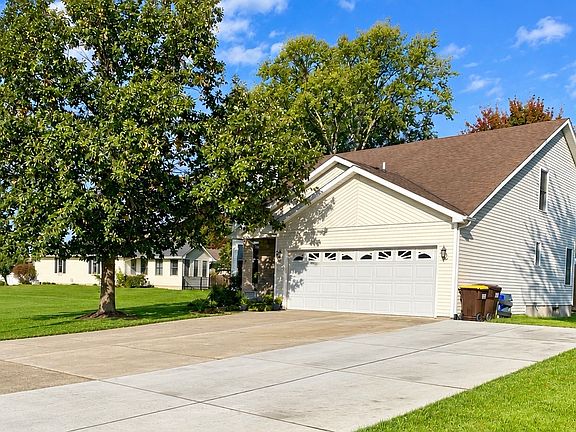 2nd image of 128 Windward Ln